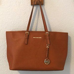 Michael Kors Jet Set Tote